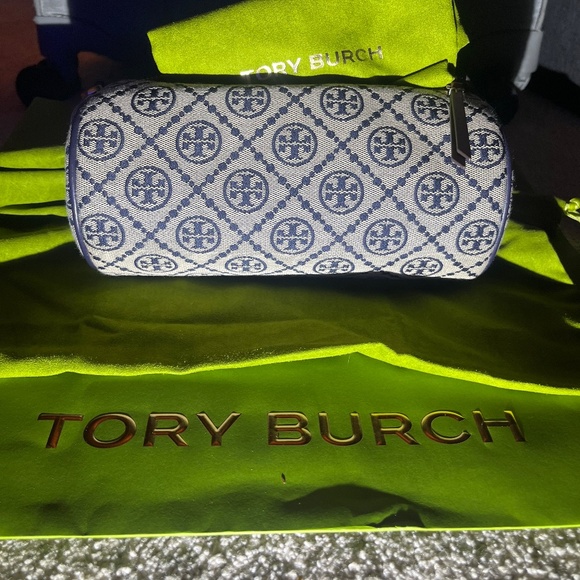 Tory Burch cylinder bag - Picture 2 of 6